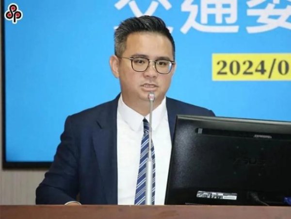 大众配资 赵少康爆“很多人想退党”？卢秀燕爱将：应给郑丽文更多时间调整